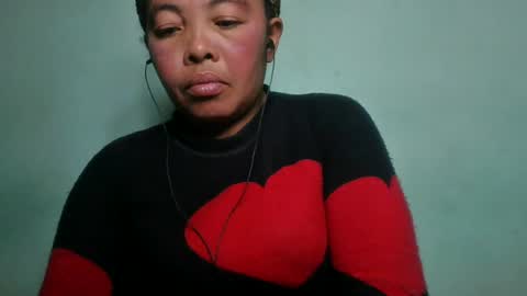 Snapshot of alypierette chatting on 06-26-26, 07:29 alypierette online show from 06-26-26, 07:29