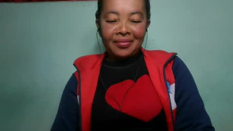 Snapshot of alypierette chatting on 06-28-26, 04:57 alypierette online show from 06-28-26, 04:57