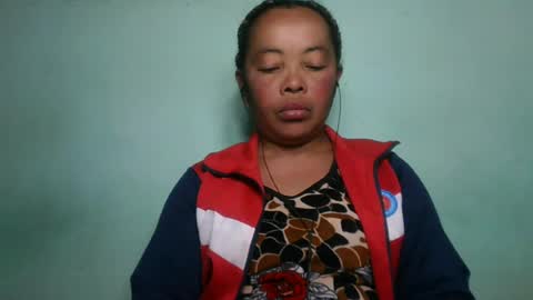 Snapshot of alypierette chatting on 06-29-26, 10:15 alypierette online show from 06-29-26, 10:15