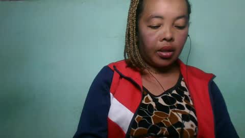 Snapshot of alypierette chatting on 07-01-26, 05:56 alypierette online show from 07-01-26, 05:56