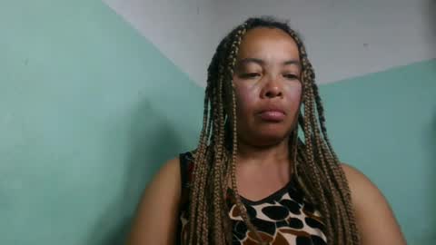 Snapshot of alypierette chatting on 07-26-26, 05:53 alypierette online show from 07-26-26, 05:53