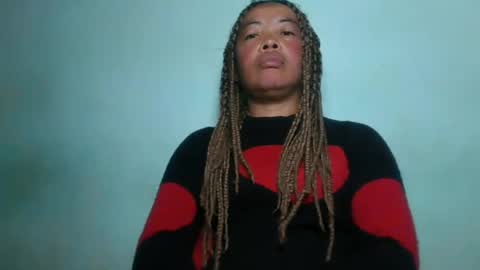 Snapshot of alypierette chatting on 08-01-26, 02:44 alypierette online show from 08-01-26, 02:44