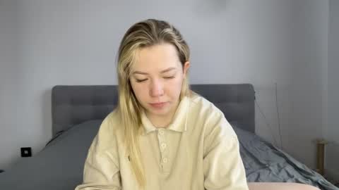 Snapshot of alyrasun chatting on 03-24-26, 06:07 Al online show from 03-24-26, 06:07