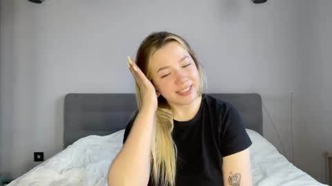 Snapshot of alyrasun chatting on 03-26-26, 06:19 Al online show from 03-26-26, 06:19