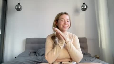 Snapshot of alyrasun chatting on 07-02-26, 05:30 Al online show from 07-02-26, 05:30