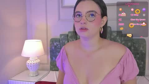 Snapshot of alys_baker chatting on 02-06-25, 02:44 Alys online show from 02-06-25, 02:44