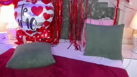 Snapshot of alys_baker chatting on 02-15-25, 04:25 Alys online show from 02-15-25, 04:25