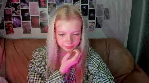 Alysa   7GMT  online show from 06-17-26, 01:56