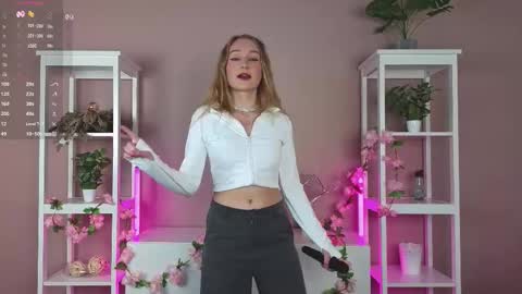 Vanessa online show from 09-18-25, 04:42