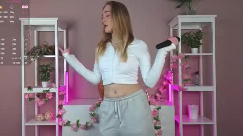 Vanessa online show from 09-19-25, 04:18