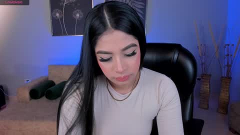 Snapshot of alyssadean_ chatting on 02-14-25, 11:42 Aly online show from 02-14-25, 11:42