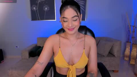 Snapshot of alyssadean_ chatting on 02-16-25, 06:43 Aly online show from 02-16-25, 06:43