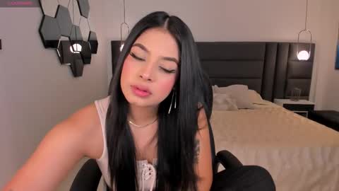 Snapshot of alyssadean_ chatting on 09-15-25, 11:32 Aly online show from 09-15-25, 11:32