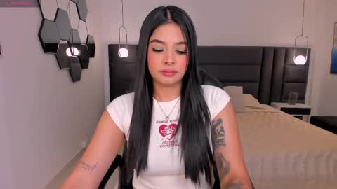 Snapshot of alyssadean_ chatting on 09-18-25, 11:23 Aly online show from 09-18-25, 11:23