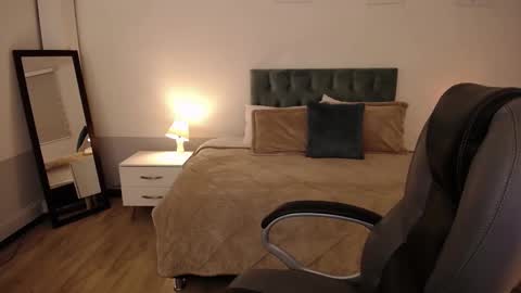 alyssia wolds online show from 01-21-25, 12:39