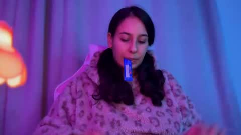 alyssy_nc online show from 09-19-25, 03:08