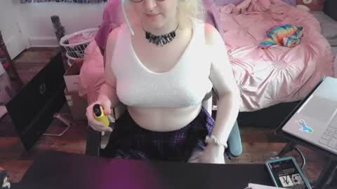 alyxiabewbs online show from 06-19-26, 07:50