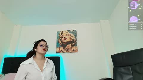 Snapshot of amabella_w chatting on 01-16-25, 11:06 Isabella online show from 01-16-25, 11:06