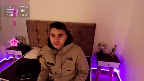 Snapshot of amadeo_wild chatting on 12-02-24, 01:57 Amadeo Wild online show from 12-02-24, 01:57