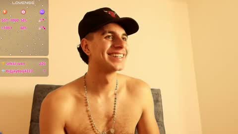 Snapshot of amadeo_wild chatting on 12-04-24, 05:11 Amadeo Wild online show from 12-04-24, 05:11