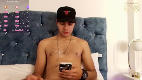 Snapshot of amadeo_wild chatting on 12-06-24, 05:20 Amadeo Wild online show from 12-06-24, 05:20