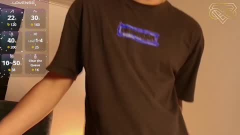 Snapshot of amadeo_wild chatting on 12-29-24, 07:43 Amadeo Wild online show from 12-29-24, 07:43