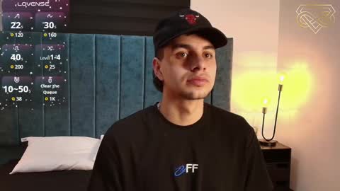 Snapshot of amadeo_wild chatting on 01-10-25, 09:23 Amadeo Wild online show from 01-10-25, 09:23