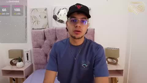 Snapshot of amadeo_wild chatting on 01-19-25, 12:39 Amadeo Wild online show from 01-19-25, 12:39