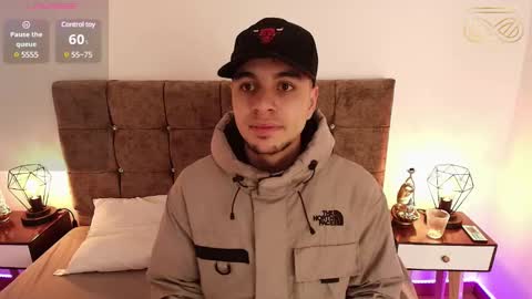 Snapshot of amadeo_wild chatting on 01-25-25, 03:20 Amadeo Wild online show from 01-25-25, 03:20