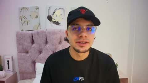 Snapshot of amadeo_wild chatting on 02-06-25, 12:16 Amadeo Wild online show from 02-06-25, 12:16