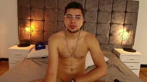 Snapshot of amadeo_wild chatting on 03-05-25, 02:34 Amadeo Wild online show from 03-05-25, 02:34