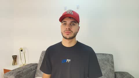 Snapshot of amadeo_wild chatting on 09-23-25, 04:21 Amadeo Wild online show from 09-23-25, 04:21