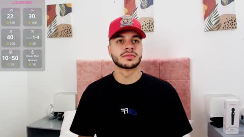 Snapshot of amadeo_wild chatting on 09-24-25, 04:10 Amadeo Wild online show from 09-24-25, 04:10