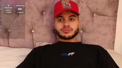 Snapshot of amadeo_wild chatting on 11-29-25, 04:10 Amadeo Wild online show from 11-29-25, 04:10