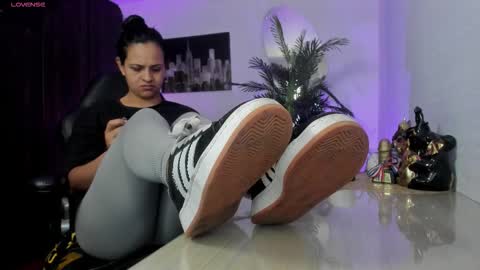 anny online show from 10-19-25, 02:12