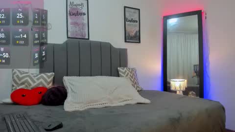 Hi Im AmaiaHelp me reach 100 likes online show from 09-11-25, 11:49