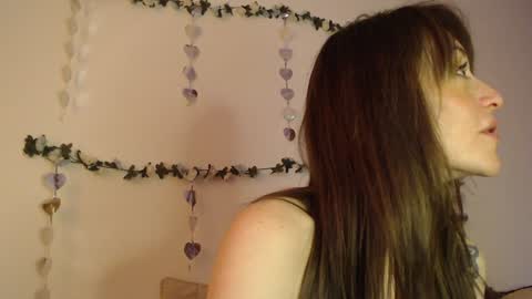 Amalett online show from 02-08-25, 01:11