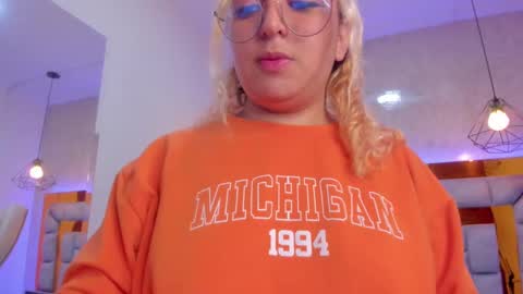 Snapshot of amalia_rosse_ chatting on 02-16-25, 11:16 Amalia Im Back See you soon this January 7 at 10 pm Colombia time online show from 02-16-25, 11:16