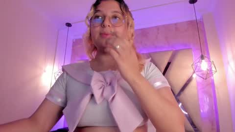 Snapshot of amalia_rosse_ chatting on 03-05-25, 02:03 Amalia Im Back See you soon this January 7 at 10 pm Colombia time online show from 03-05-25, 02:03
