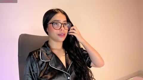 Snapshot of amaliaandrade chatting on 04-15-26, 01:12 Amalia real MIA online show from 04-15-26, 01:12