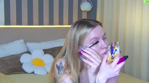 Amalia online show from 06-25-26, 01:15