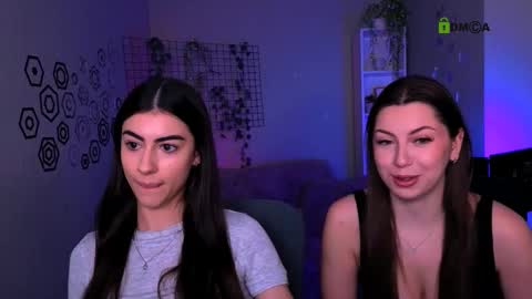 Snapshot of amalialowell chatting on 03-12-26, 10:10 Amalia online show from 03-12-26, 10:10