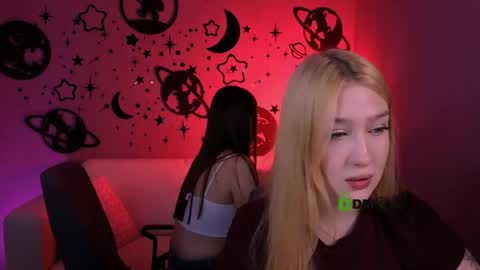 Snapshot of amalialowell chatting on 04-28-26, 07:41 Amalia online show from 04-28-26, 07:41