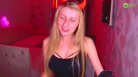 Amalia online show from 10-31-25, 03:02