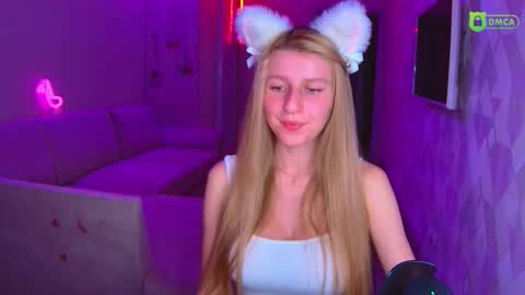 Amalia online show from 11-22-25, 02:49