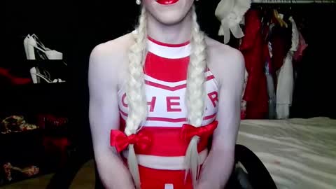 Snapshot of amaliecd chatting on 10-23-25, 07:56 Amalie online show from 10-23-25, 07:56