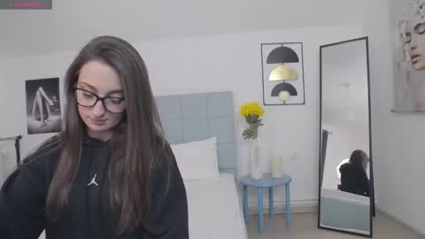 Amalia online show from 02-16-26, 07:32