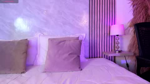 Luisa online show from 09-14-25, 01:49