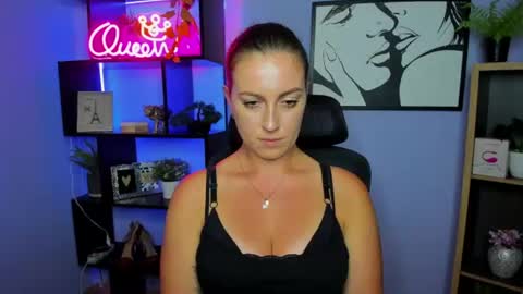 Snapshot of amanda_burn chatting on 06-25-26, 01:48 Amanda online show from 06-25-26, 01:48