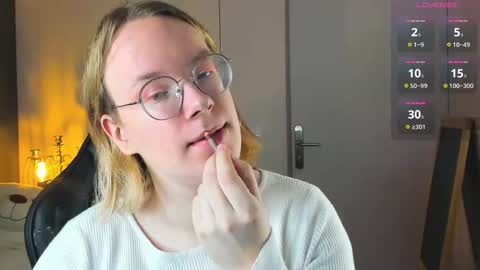 Hi im Amanda online show from 11-10-25, 10:36